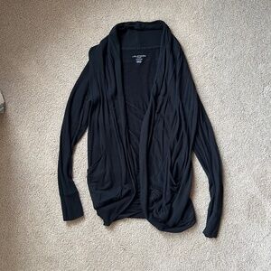 A Pea in the Pod Black Long Sleeve Shawl Pockets Size S